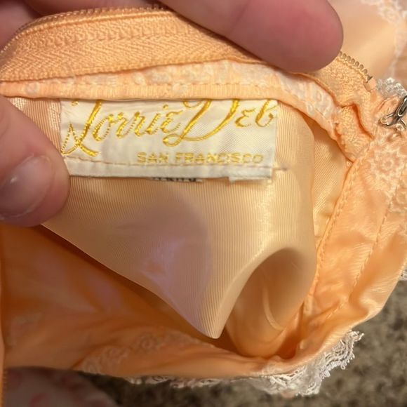 Vintage peach Lorrie‎ Deb Gown - Picture 5 of 5